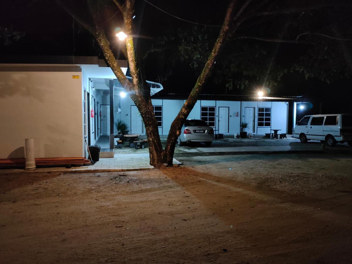 Aleesa Roomstay Pasir Puteh Exteriér fotografie