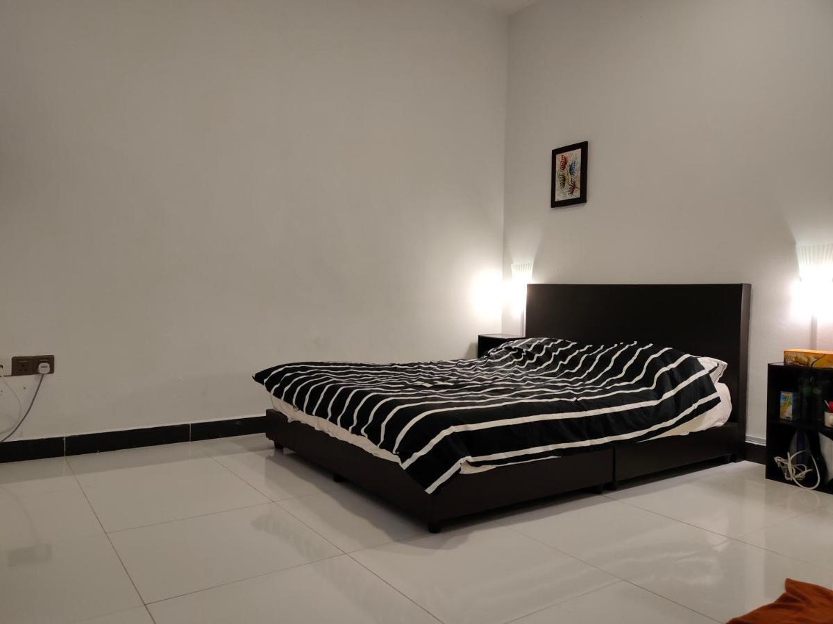 Aleesa Roomstay Pasir Puteh Exteriér fotografie