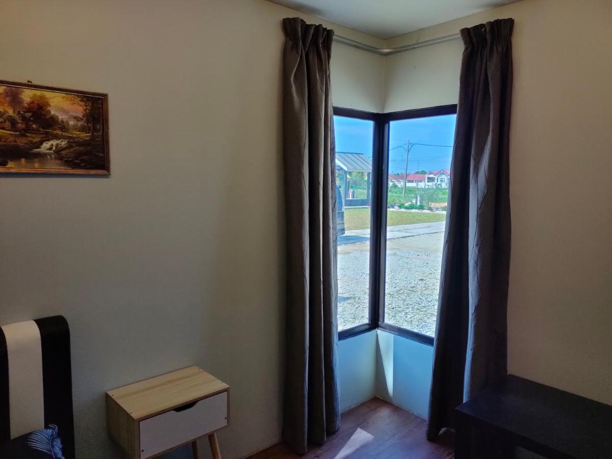 Aleesa Roomstay Pasir Puteh Exteriér fotografie