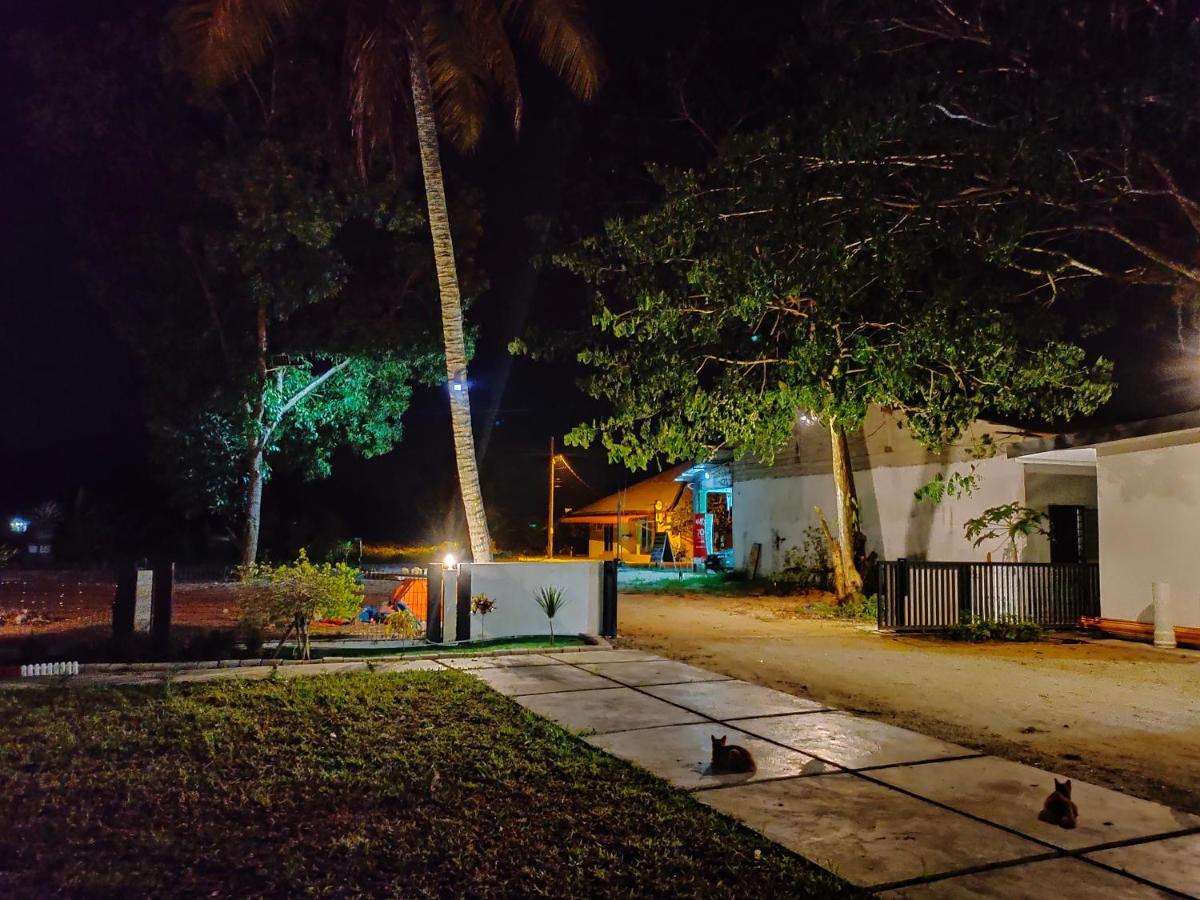 Aleesa Roomstay Pasir Puteh Exteriér fotografie