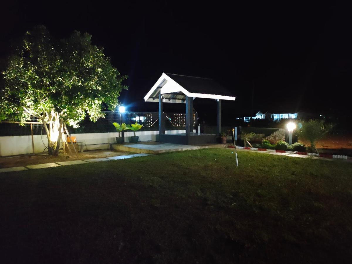 Aleesa Roomstay Pasir Puteh Exteriér fotografie