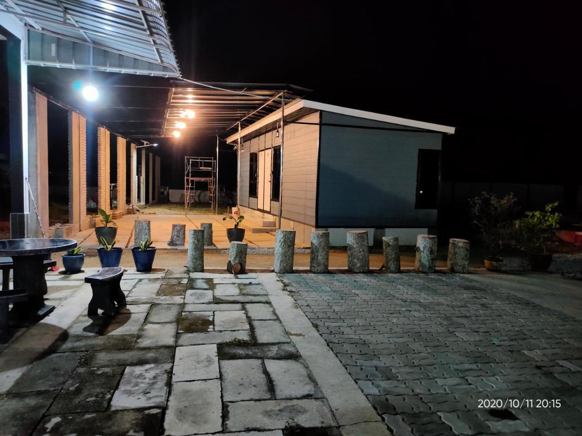 Aleesa Roomstay Pasir Puteh Exteriér fotografie