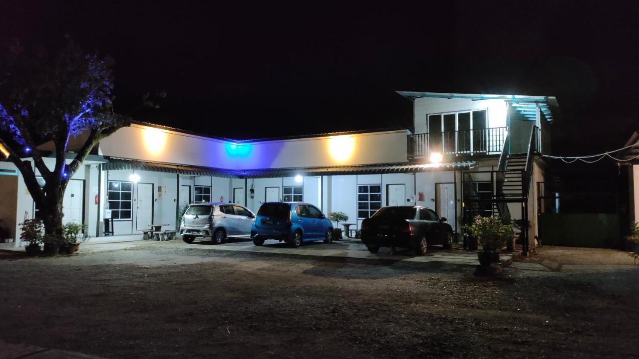 Aleesa Roomstay Pasir Puteh Exteriér fotografie
