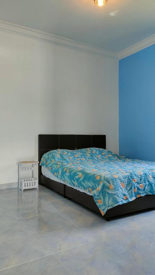 Aleesa Roomstay Pasir Puteh Exteriér fotografie